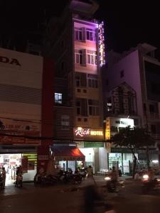 rich hotel