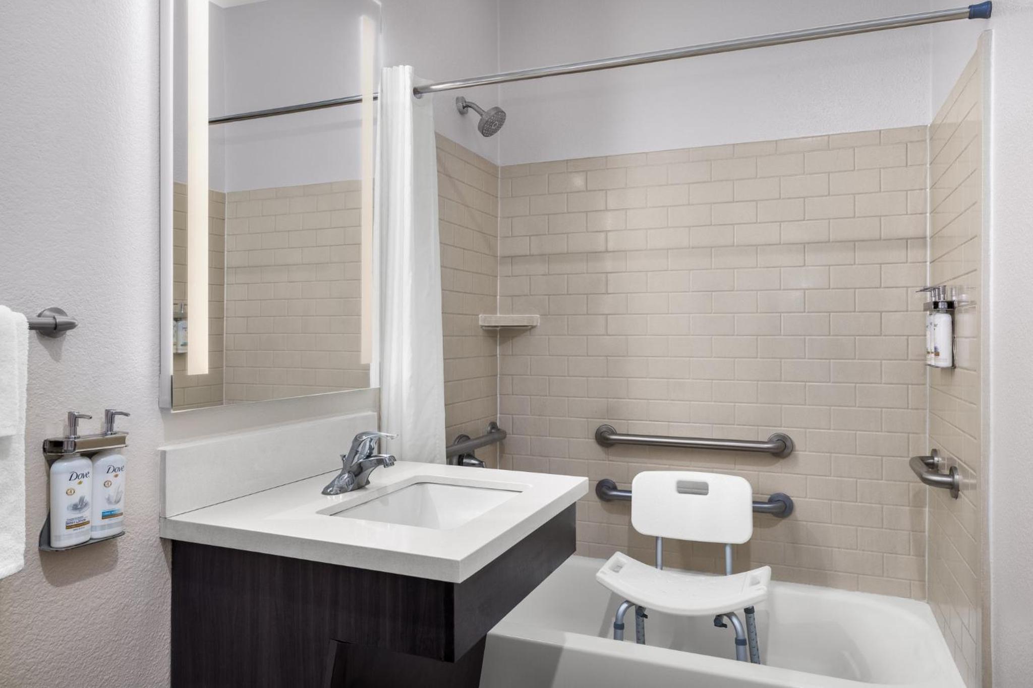 candlewood suites alexandria by ihg