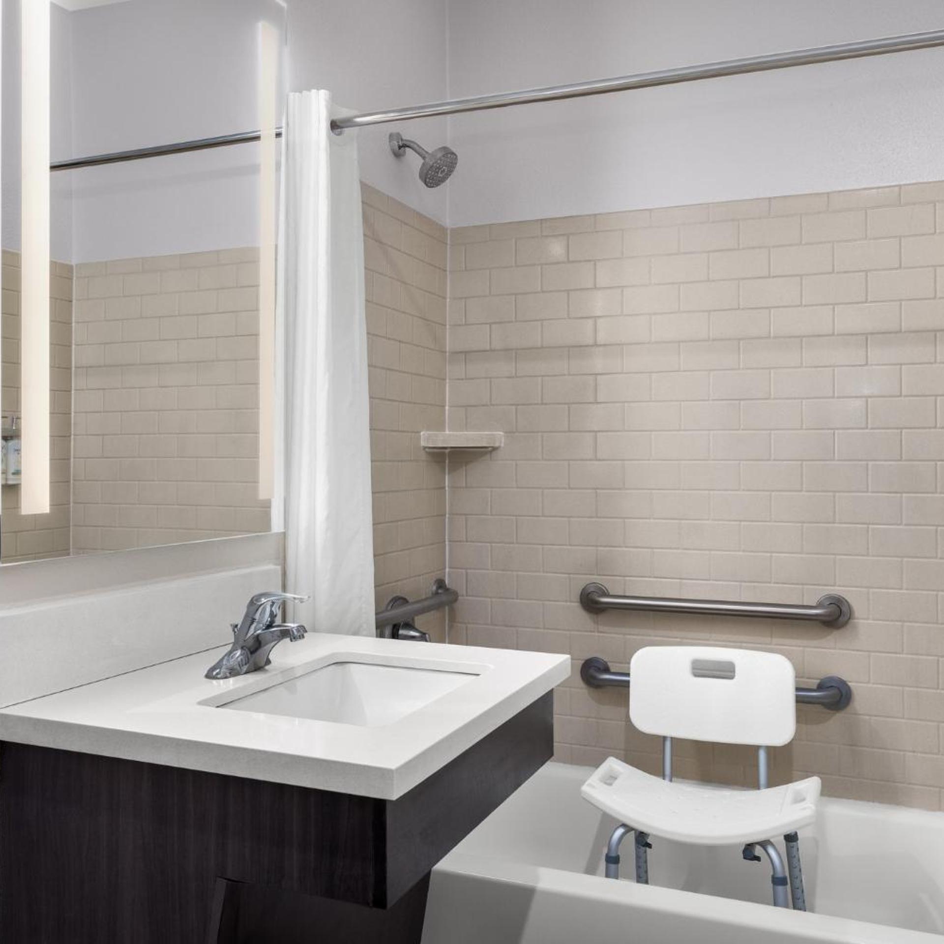 candlewood suites alexandria by ihg