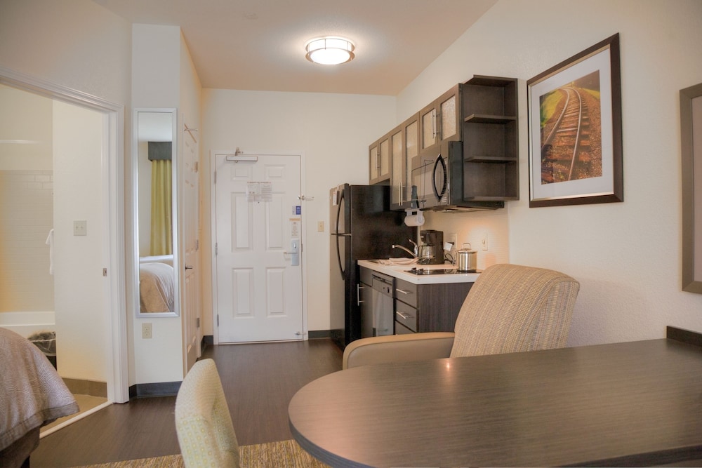 candlewood suites alexandria by ihg