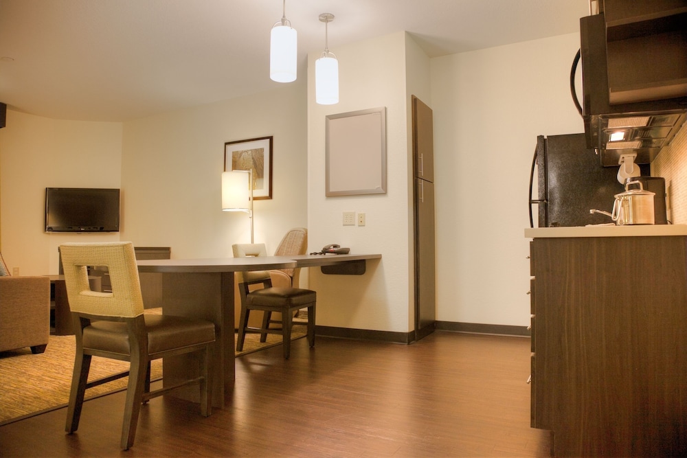 candlewood suites alexandria by ihg