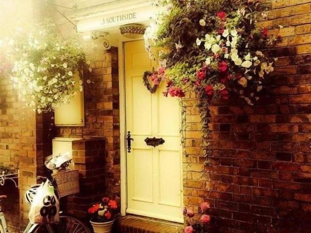 heritage view guest house