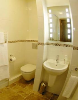 englands gate and coachhouse