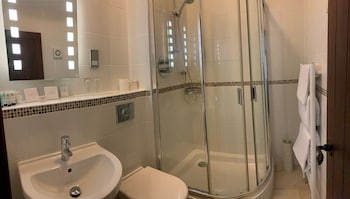 englands gate and coachhouse