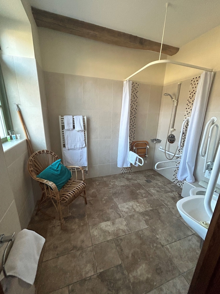 englands gate and coachhouse