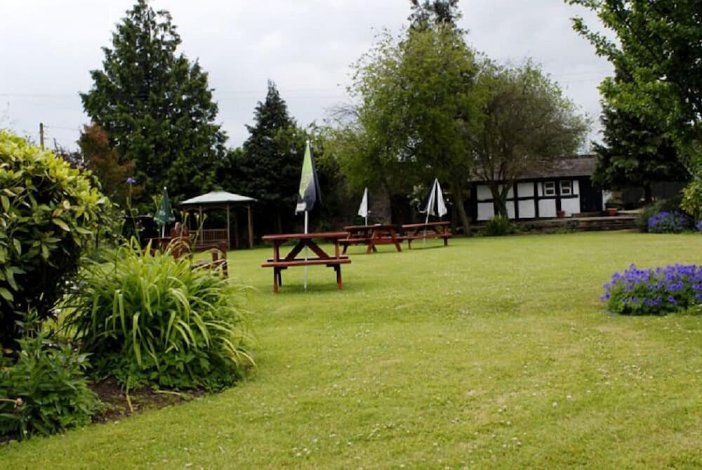 englands gate and coachhouse