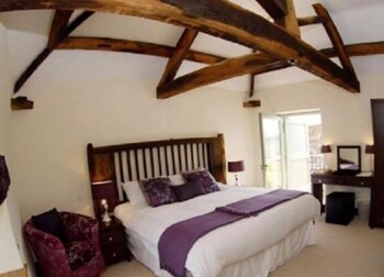 englands gate and coachhouse