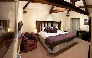 englands gate and coachhouse