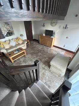 englands gate and coachhouse