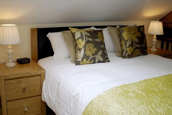 englands gate and coachhouse