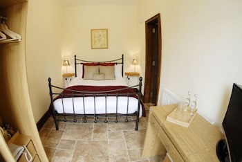 englands gate and coachhouse