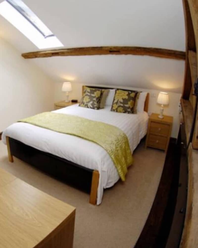 englands gate and coachhouse