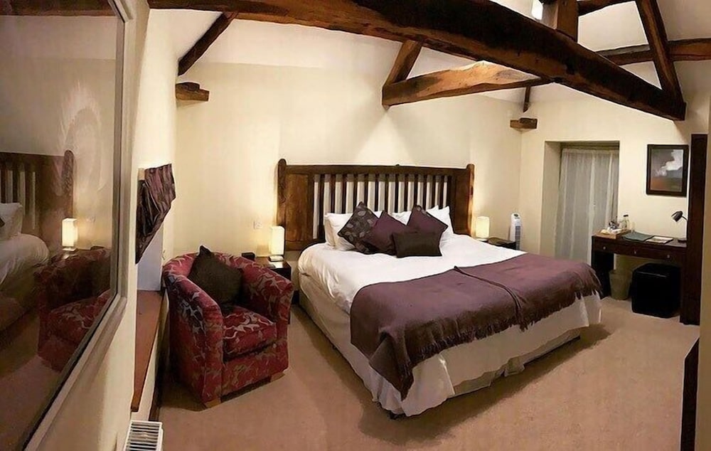 englands gate and coachhouse