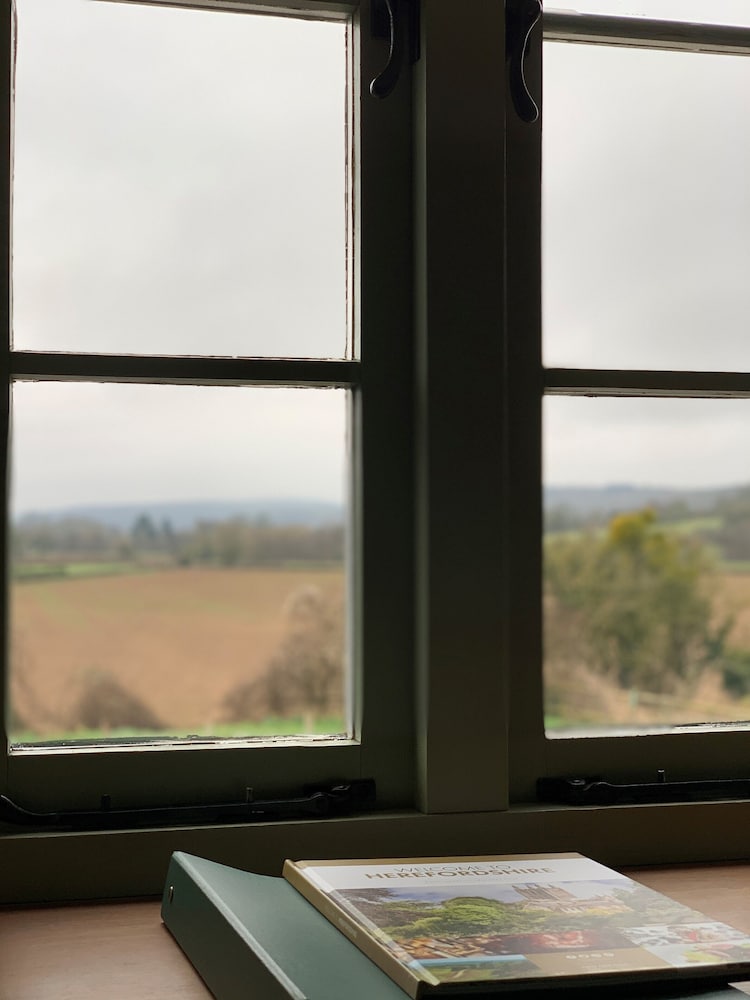 englands gate and coachhouse