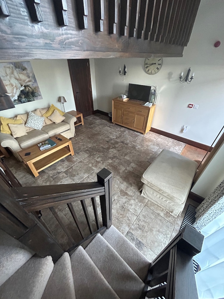 englands gate and coachhouse