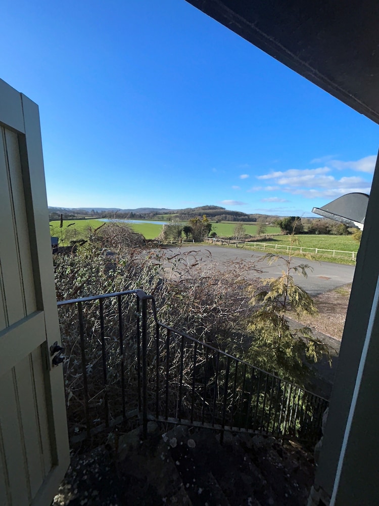 englands gate and coachhouse