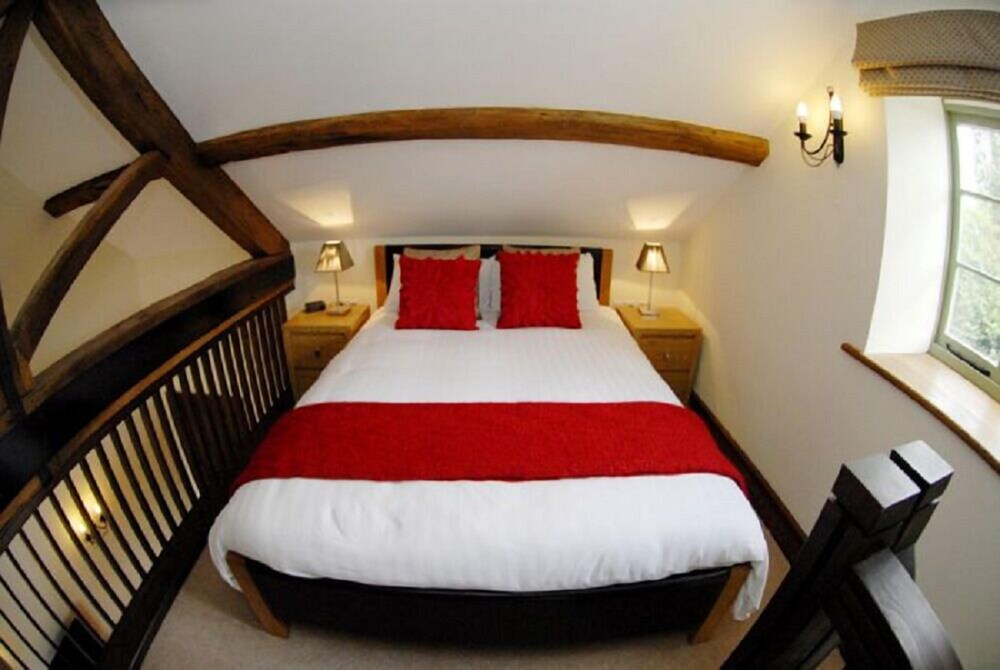 englands gate and coachhouse