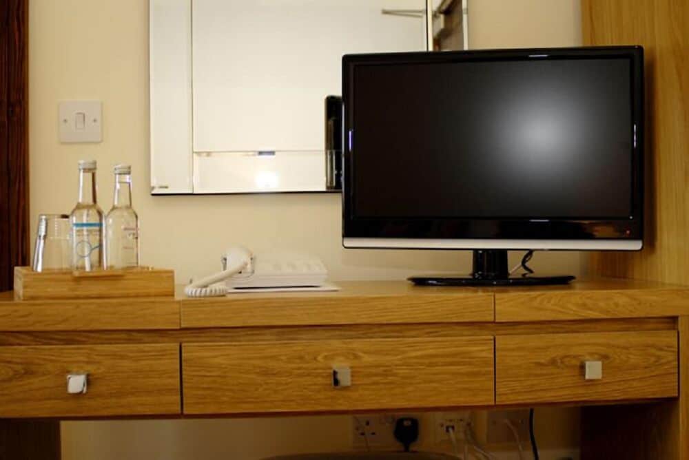 englands gate and coachhouse