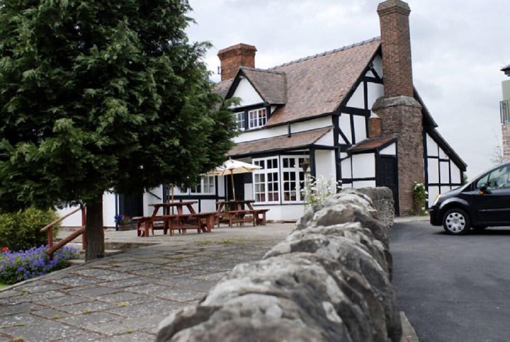 englands gate and coachhouse