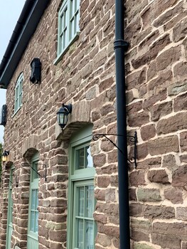 englands gate and coachhouse