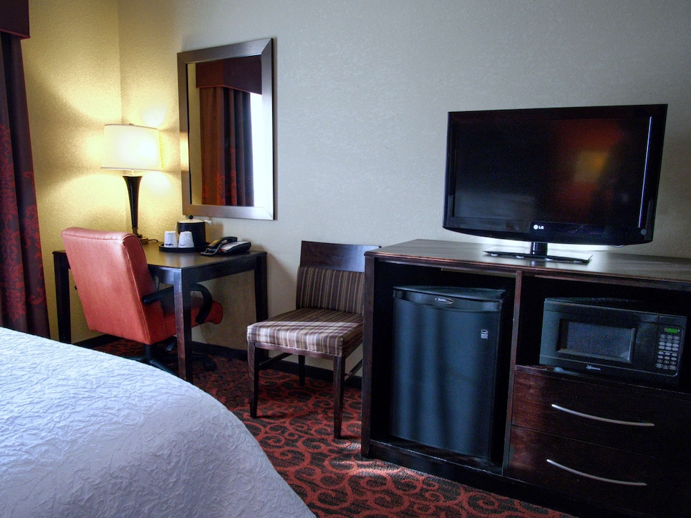 hampton inn and suites elk city