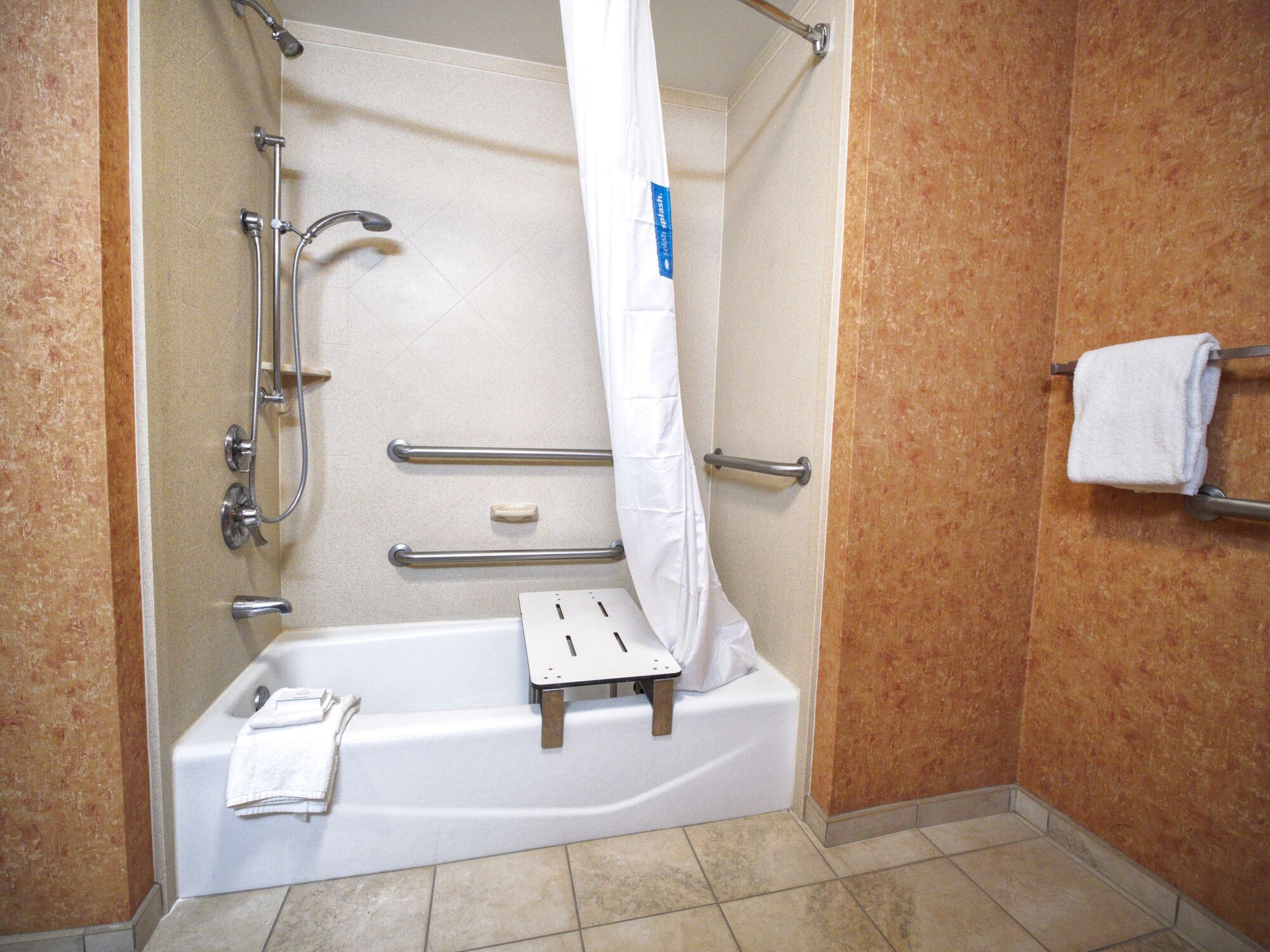 hampton inn and suites elk city