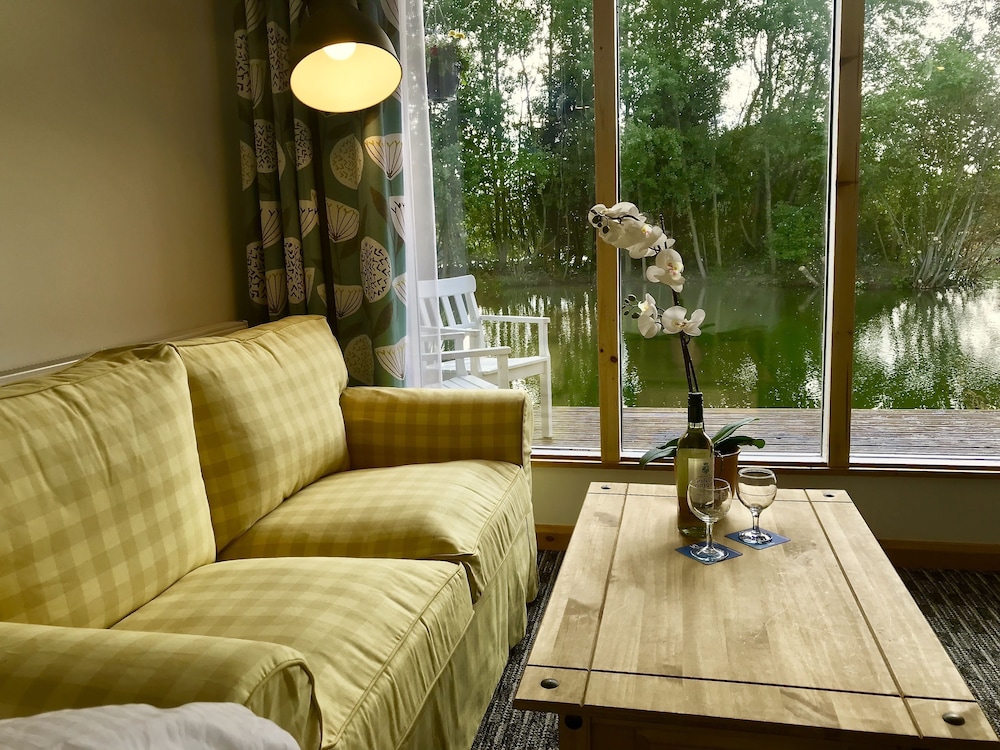 the waterfront lodges