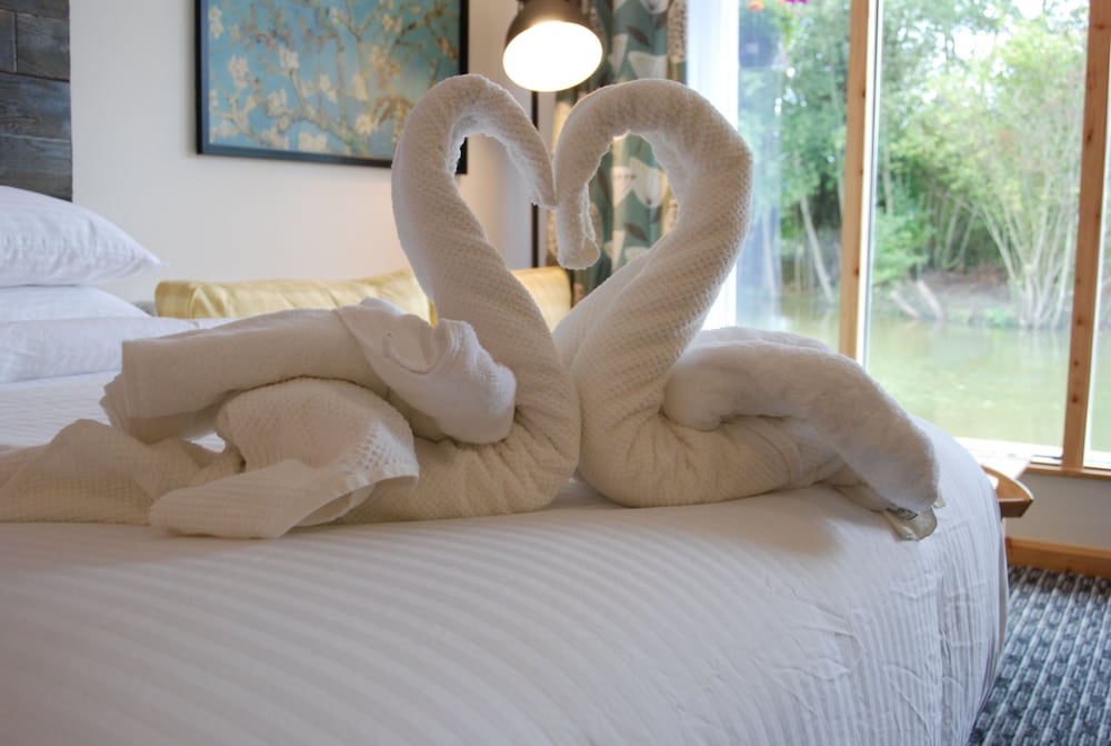 the waterfront lodges