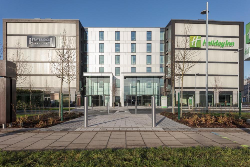 staybridge suites london heathrow bath road an ihg hotel