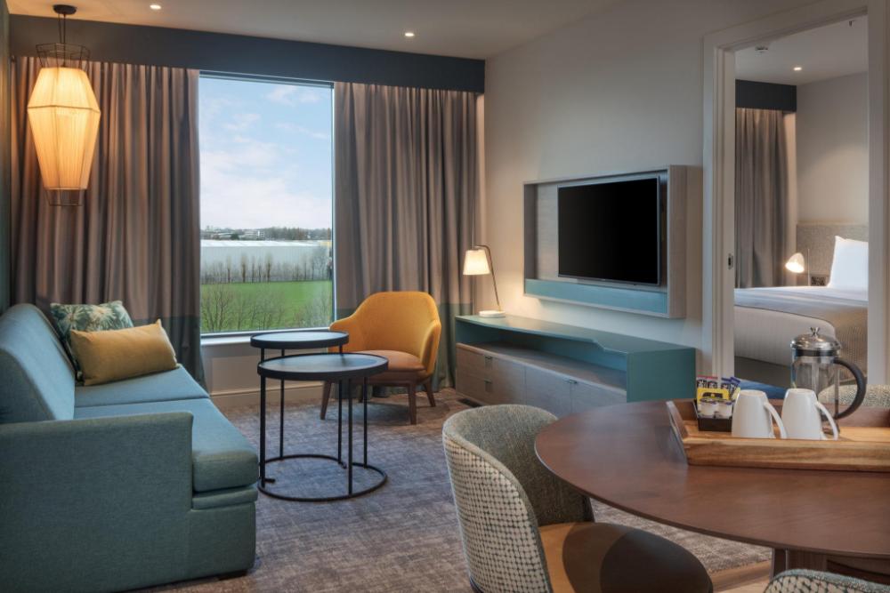 staybridge suites london heathrow bath road an ihg hotel