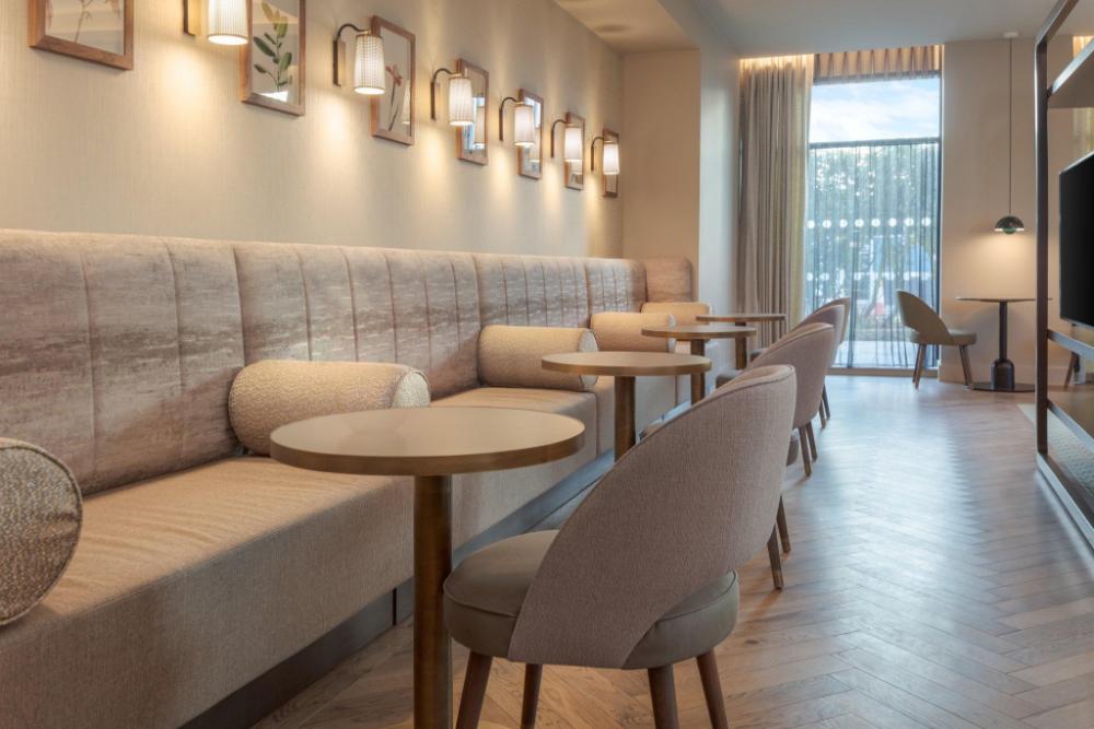 staybridge suites london heathrow bath road an ihg hotel