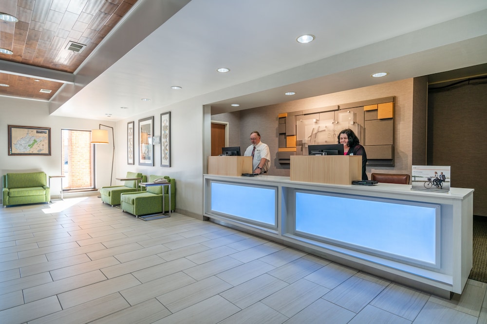 holiday inn express hotel and suites elkins by ihg