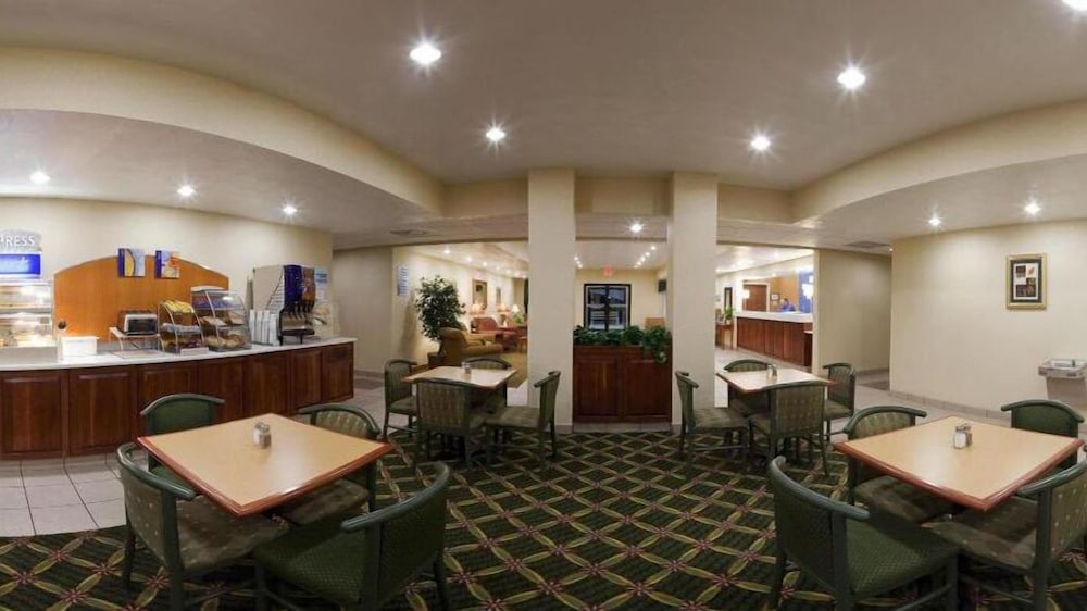 holiday inn express hotel and suites elkins by ihg
