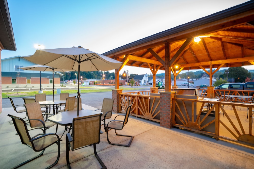 holiday inn express hotel and suites elkins by ihg
