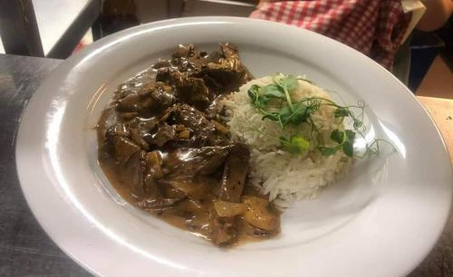 Usk And Railway Inn,Maescar>>Brecon,4 star