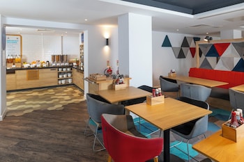 Holiday Inn Express Exeter - City Centre, An Ihg Hotel,Exeter>>Devon,3.5 star