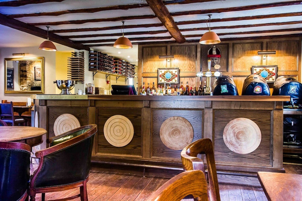 crown and punchbowl