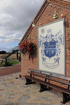 the queens at horton