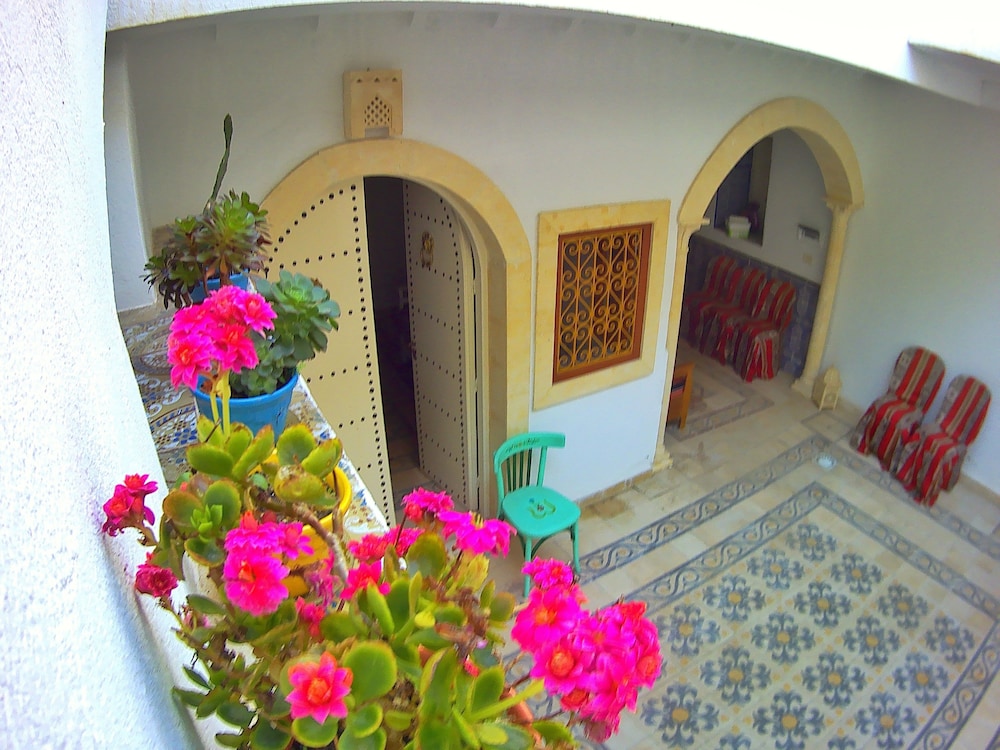 dar baaziz