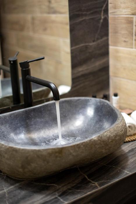 the frogs guesthouse