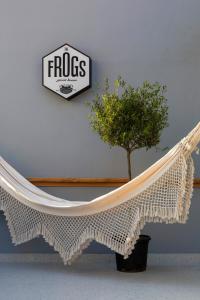 the frogs guesthouse