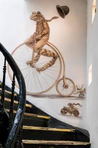 the frogs guesthouse