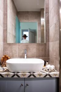 the frogs guesthouse