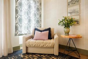 the frogs guesthouse