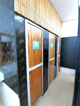 big paul hostel adults only