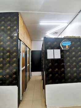 big paul hostel adults only