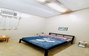 big paul hostel adults only