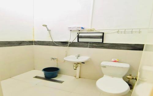 big paul hostel adults only