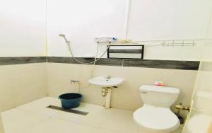 big paul hostel adults only