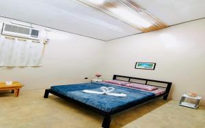 big paul hostel adults only